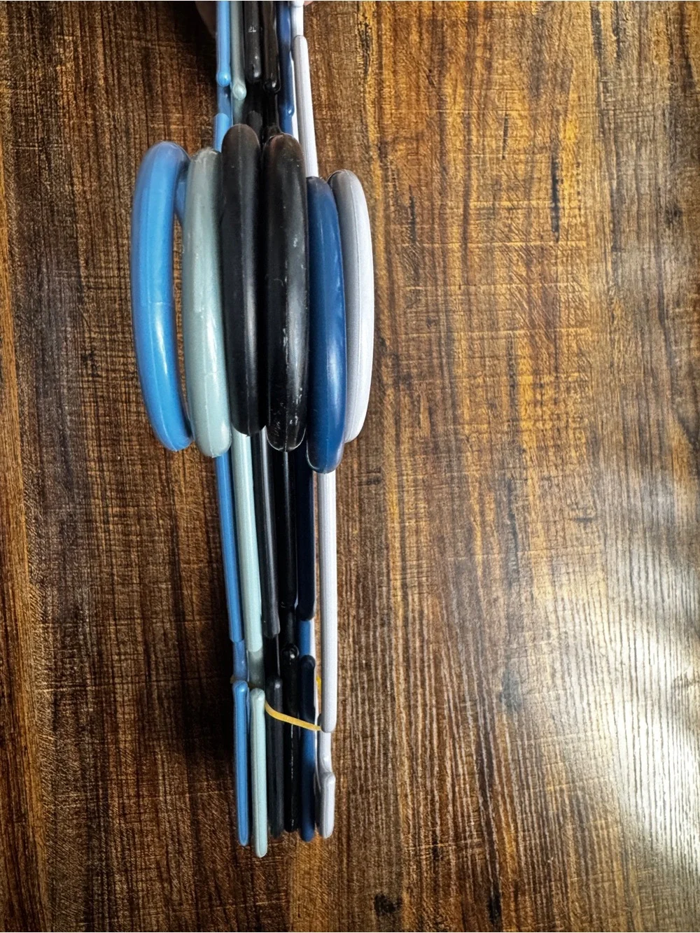Set of 6 Heavy Duty Plastic Clothes Hangers Blue Grey Black Notch Slots Used